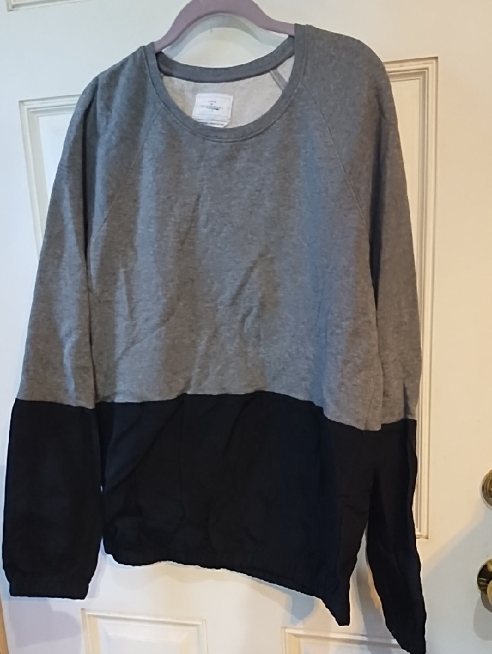 Men's Two-Tone Crewneck Sweater - Gray and Black